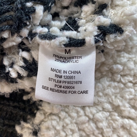 Hippie Rose Geometric Patterned Sweater, Cropped, White, Black Detail, Medium - Picture 6 of 9